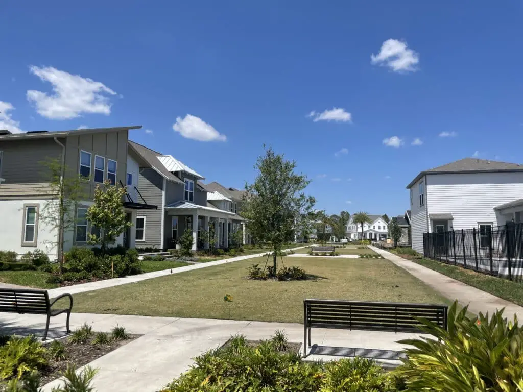 Best Neighborhoods in Orlando - Amanda Linear Park