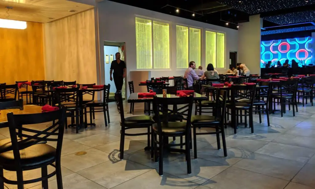 Best Neighborhoods in Orlando - Thornton Park Orlando Restaurant Mai Thai